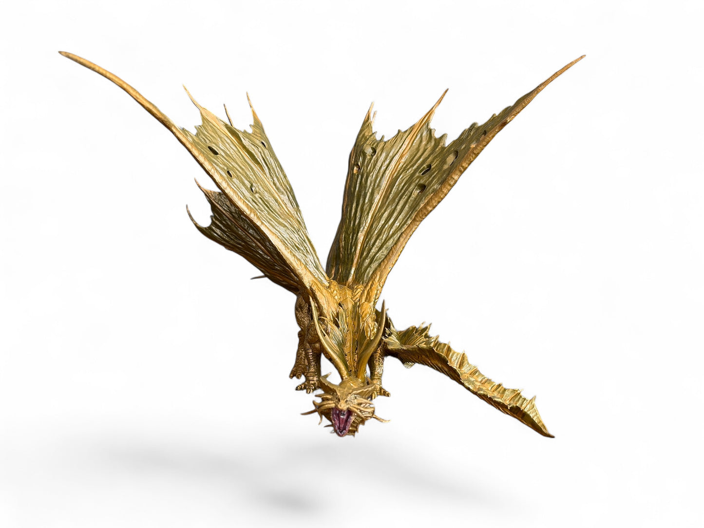 Dungeons & Dragons: Adult Gold Dragon Premium Miniature